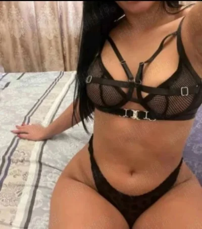 1 hour session with an enchanting escort in Stourbridge
