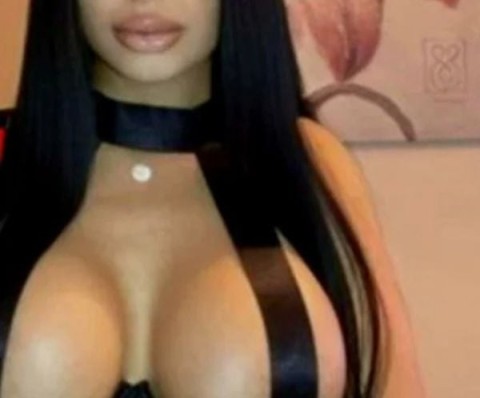 Brunet, 41 ani, caut , doamna , domnișoara · foot fetish