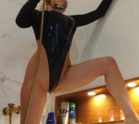 Business Class: Discover Size 8 Escorts in Sandwell