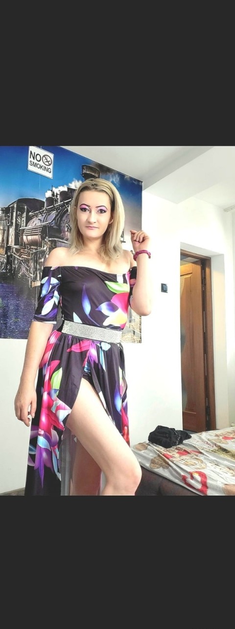 Charming 30s escorts in Leicester