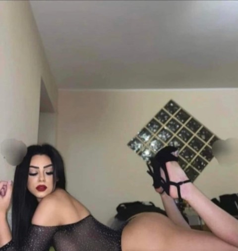 Couple Seeking Fun in Milton Keynes and Leicester