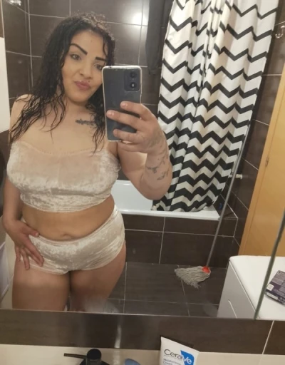 Couples Friendly and Discreet Companion in Sutton Coldfield