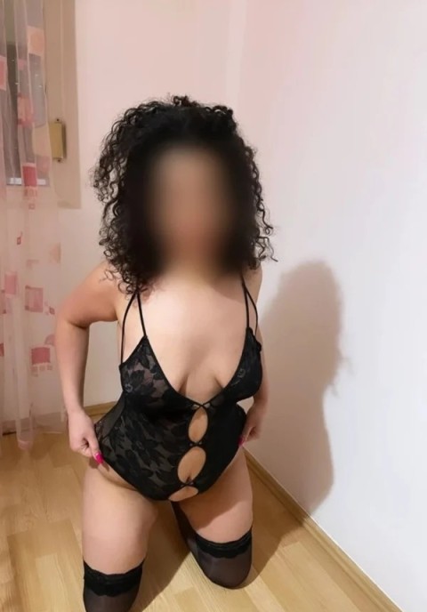 Couples Friendly Escapades with Eliza in Nuneaton