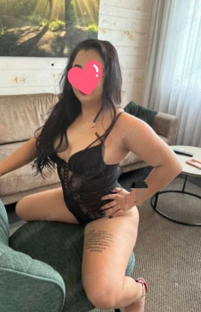 Curvy Escorts for a Memorable Experience in Birmingham