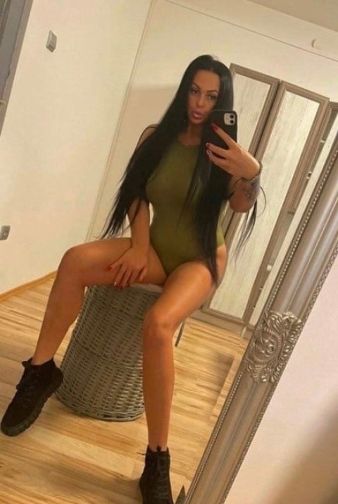 Curvy Latina Escort Incall in Nuneaton