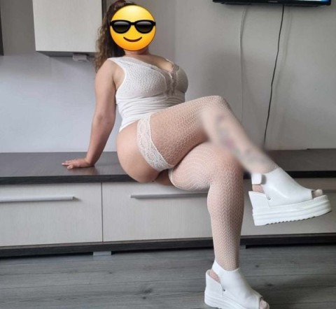 Curvy Latina Escort Incall Services in Telford
