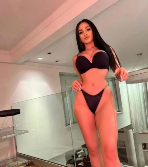 Delia, your ideal choice among escorts for businessmen in Derby