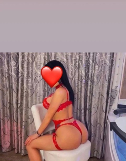 Delightful busty escorts in Stratford Upon Avon