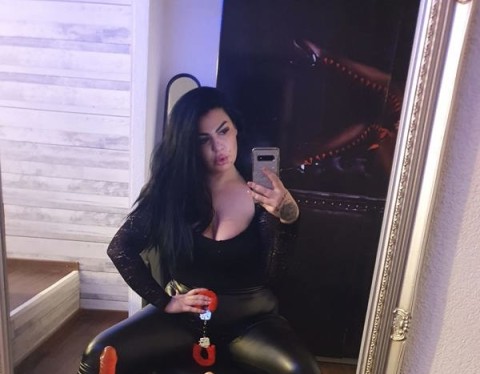 Diana – Your Choice for Elegant ebony escorts in Walsall
