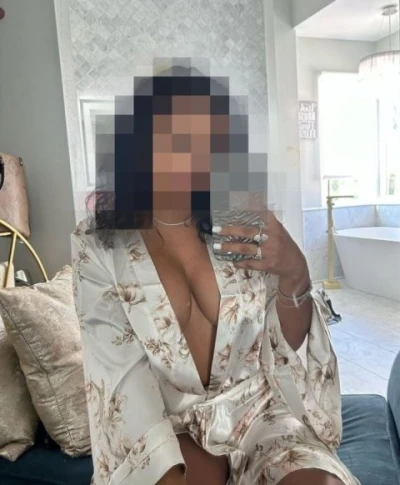 Discover a Squirting Show with a Fitness Model in Cannock