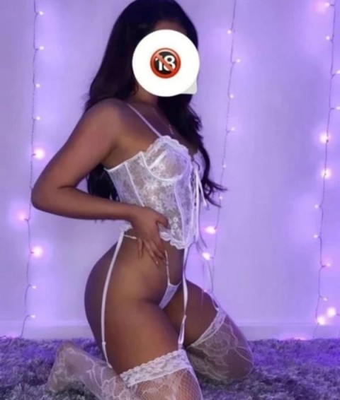 Discover Discreet Elegance with Amalia in Wolverhampton