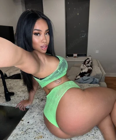 Discover Greek Escorts: Curvy Latina for Discreet Escapades