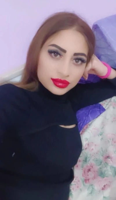 Discover Mia with Green Eyes for Exciting Outcalls