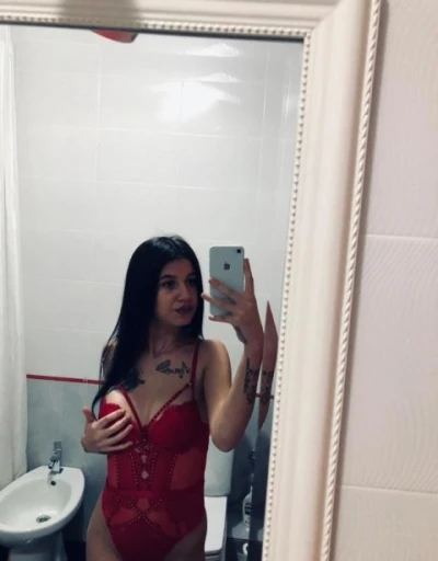 Discover Natural Busty Girls in Worcester with Pamela