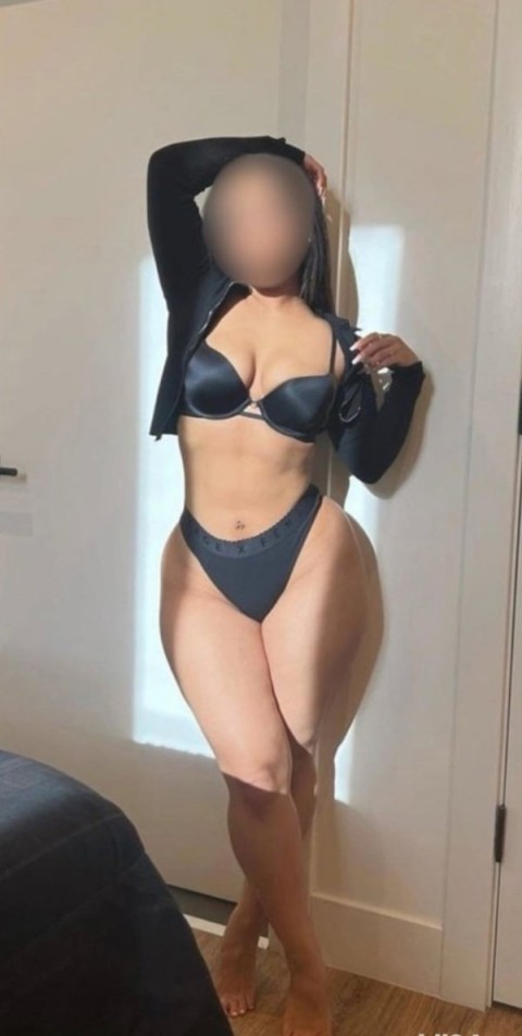 Discover Nottingham Elite with Brunette Escorts Amalia