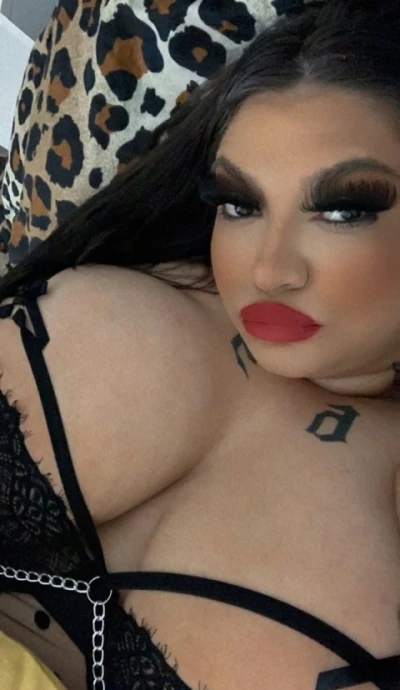 Discover Roxy on our top escorts list in Lichfield