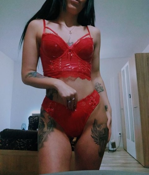 Discover Size 10 Girls in Birmingham
