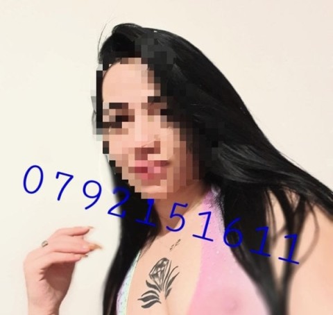 Discover the Allure of Green Eyes with Andra in Derby