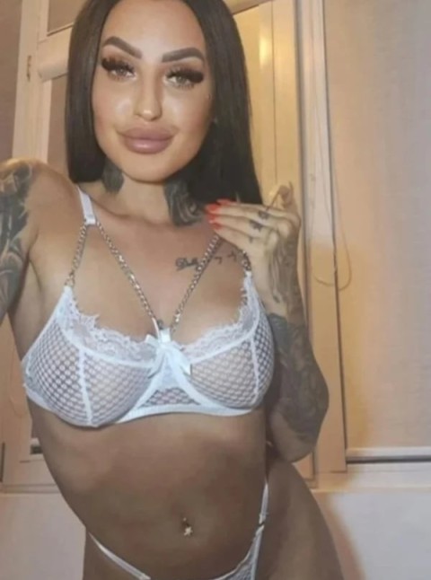 Discover the Charm of Leeds City Centre with Our Best Mature Escorts