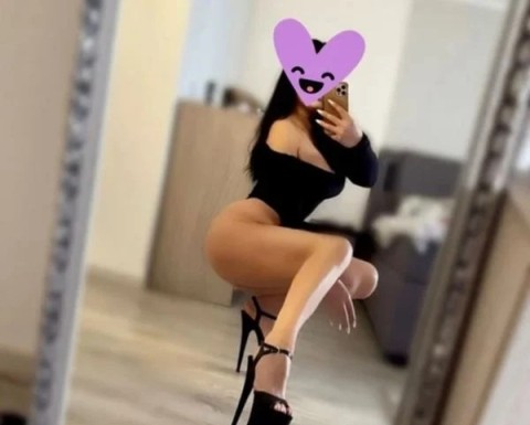 Discover the Charm of Naturally Asian Girls in London