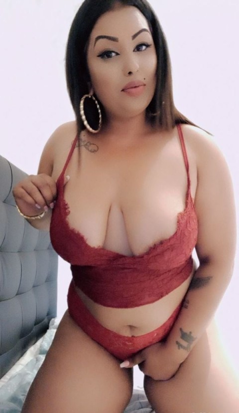 Enjoy Greek Escorts with a Touch of Class in Halesowen