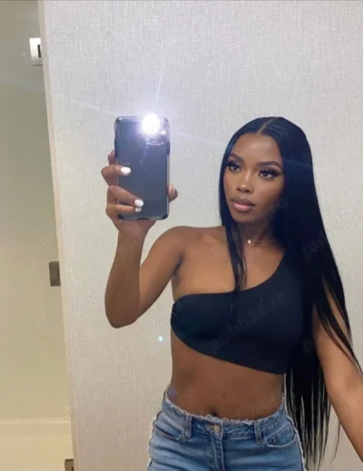 Experience a porn star lookalike in Wednesbury