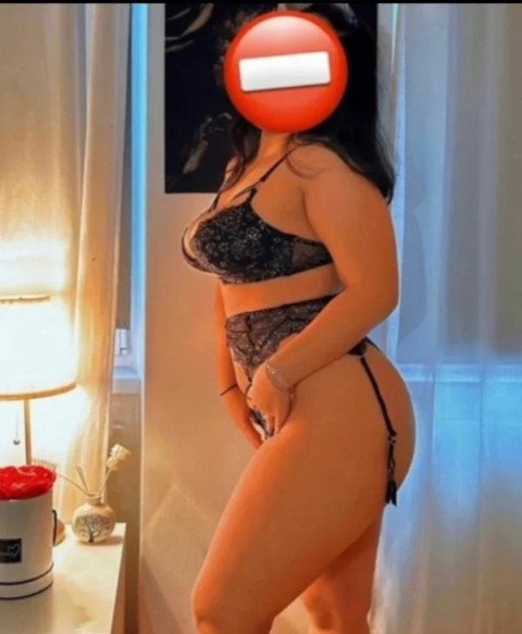 Experience a Sensual and Relaxing Massage with Rebeca in Rugby