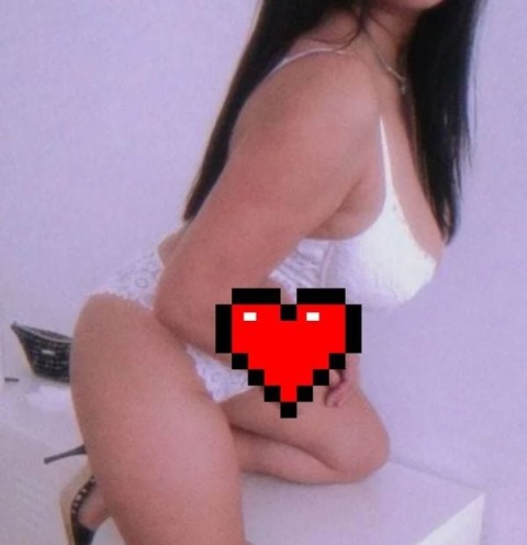 Experience a Squirting Show with Tina in Bromsgrove