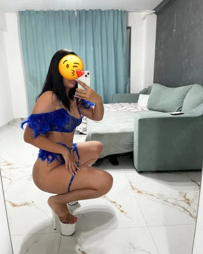 Experience Adult Dates with Gia in Stafford · north london