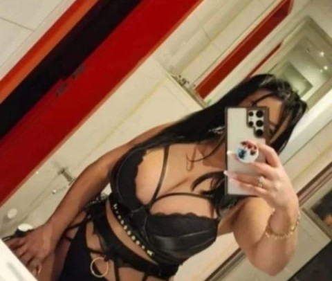 Experience Curvy Girls UK with a Fiery Temper in Coventry