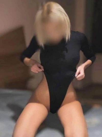 Experience Discounts for Regulars with Our Tall Escorts