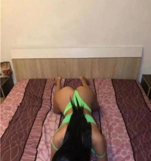 Experience East Midlands Elegance with Lydia