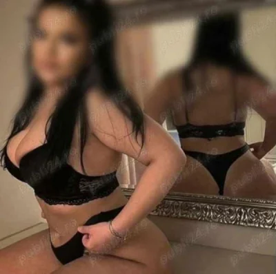 Experience Edinburgh Old Town with Discreet and Classy Companionship