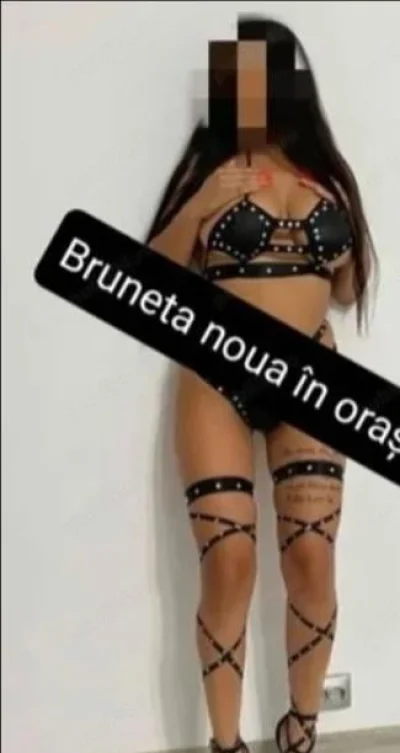 Experience French Kissing with Leyla in Walsall