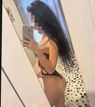 Experience model looks with a Leicester Escort