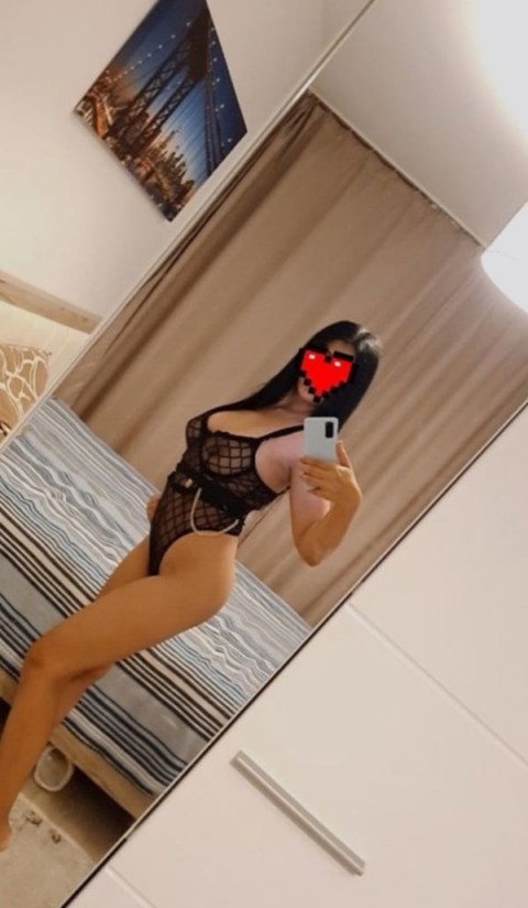 Experience Natural Breasts with a Sexy Blondă in Sandwell