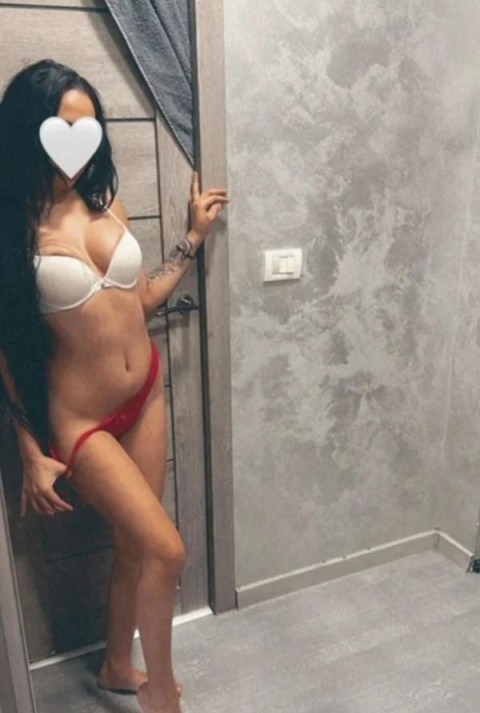 Experience the Allure of Essex Escorts with Tanara Senzuala