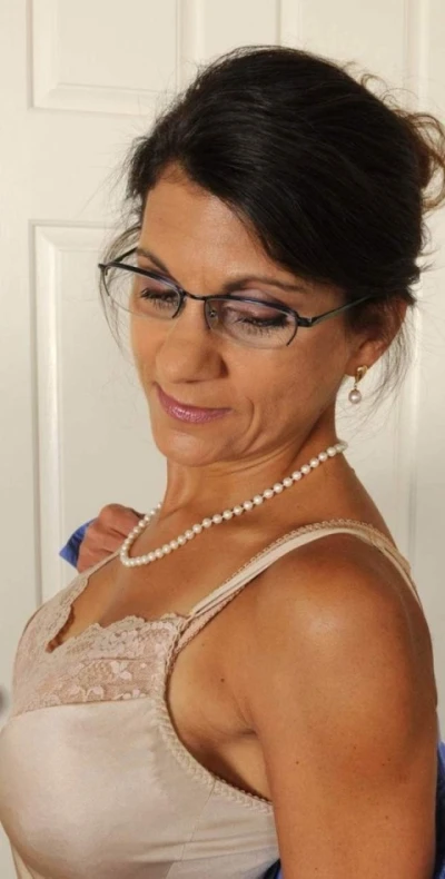 Experience the Best with These Asian Girls in Leicester · asian girls in london