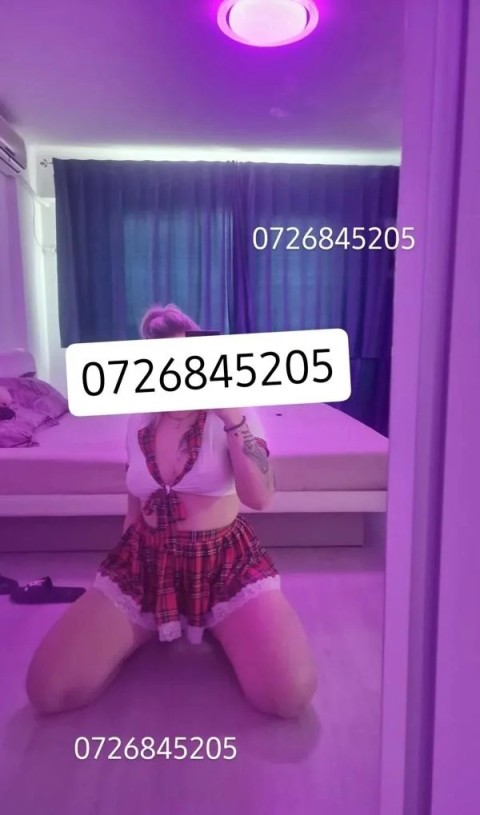 Experience the Charm of a GFE with Green Eyes in Sandwell