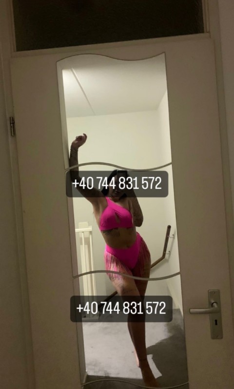 Experience the Charm of a Foot Fetish Encounter in Redditch