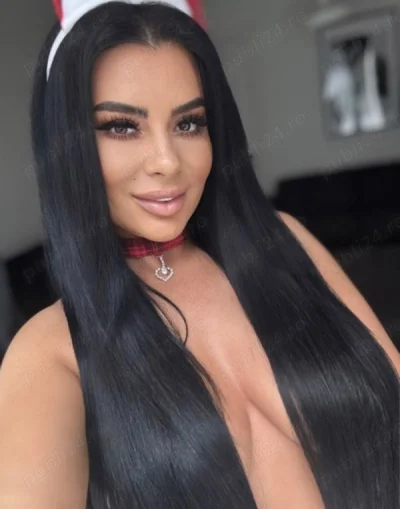 Experience the Charm of Edinburgh Old Town with an Elite Escort