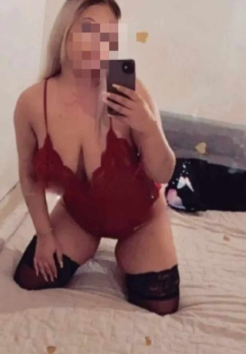 Experience the Charms of a Crossdresser in Droitwich