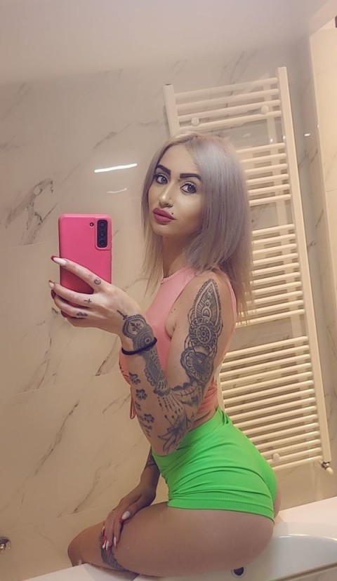 Experience the Porn Star Experience in Wednesbury