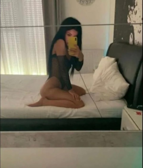 Experience the Squirting Show with an Ebony Goddess in Leamington Spa