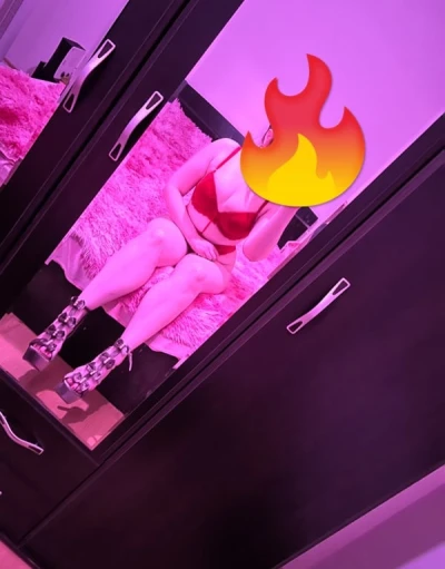 Experience the thrill of latex fetish with me