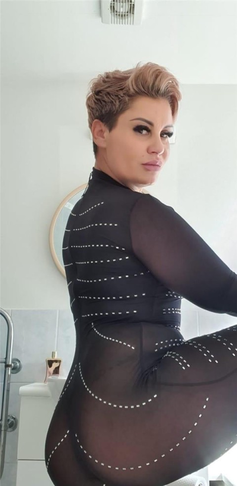 Experience the Ultimate Porn Star Experience with Denisa Bruneta Slim