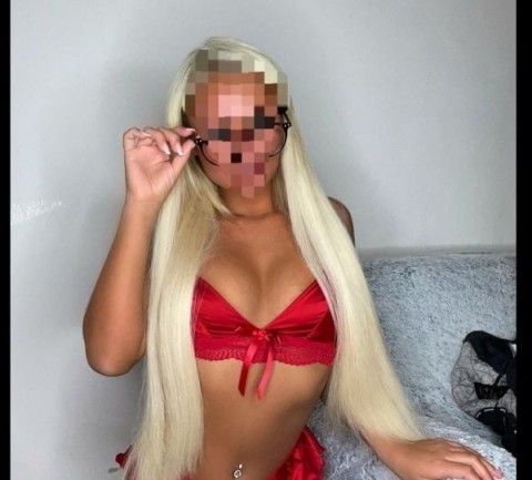 Experience Unrushed Service with Elite Crossdressing Escorts in Derby