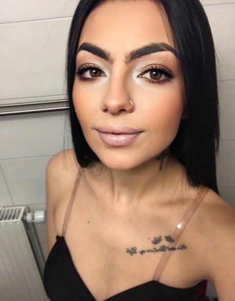 Experience Vanilla Friendly Connections in Redditch