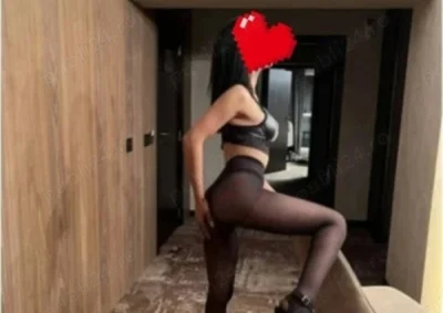 Explore Bournemouth with a Curvy Latina Escort