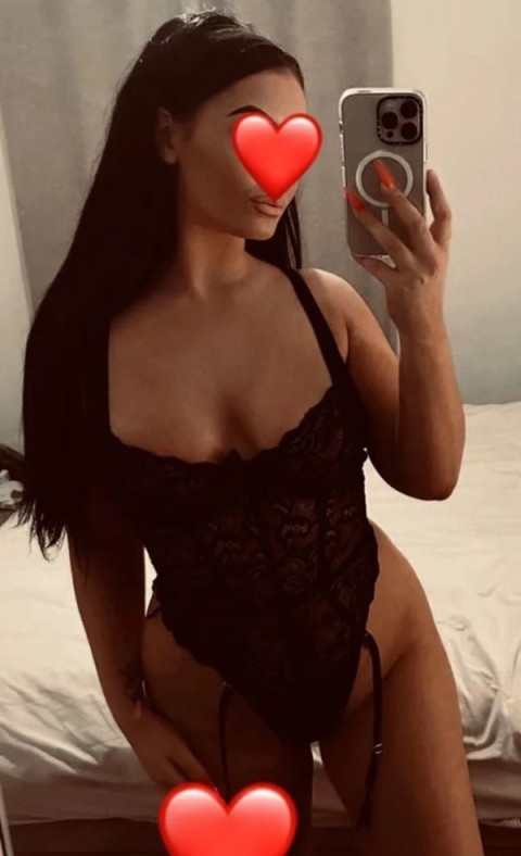 Explore gb escorts in Leamington Spa with the Sensational Alexa